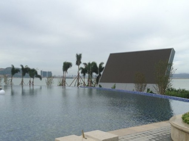 華楠駿業翻轉屏