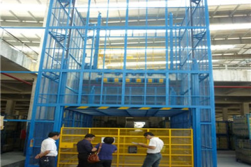 警鐘長鳴，貨運電梯意外跌落，怎么規(guī)范市場，做安全的升降平臺設備