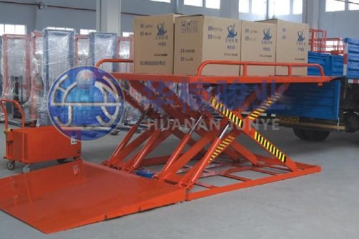 工廠生產(chǎn)線液壓升降平臺(tái)具有怎樣的特點(diǎn)呢？