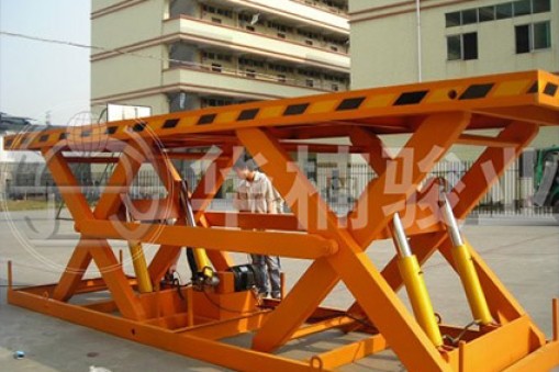 駿業(yè)分享：好的貨柜車液壓升降平臺(tái)要這么選