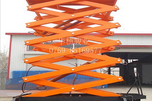 使用移動(dòng)升降平臺(tái)時(shí)要做哪些安全保護(hù)措施？