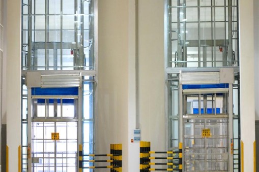 剪叉式升降和導(dǎo)軌式升降機哪個好？