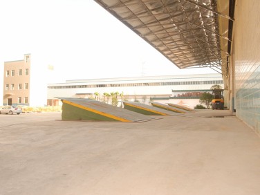 液壓登車(chē)橋/調(diào)節(jié)板