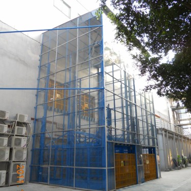 汽車直頂式升降機案例-華楠駿業